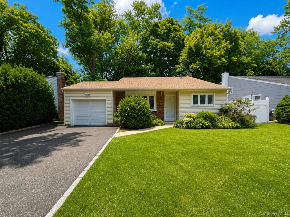 5 SECOND ROAD Great Neck, NY 11021