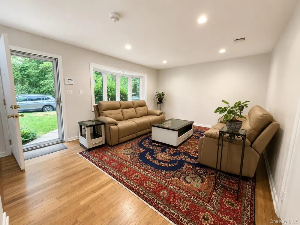 5 SECOND ROAD Great Neck, NY 11021