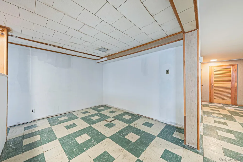 177 10th Street Bethpage, NY 11714