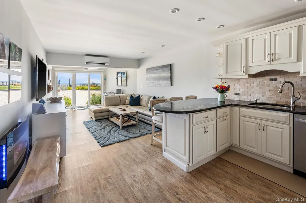 585 Dune #A18 Westhampton, NY 11977