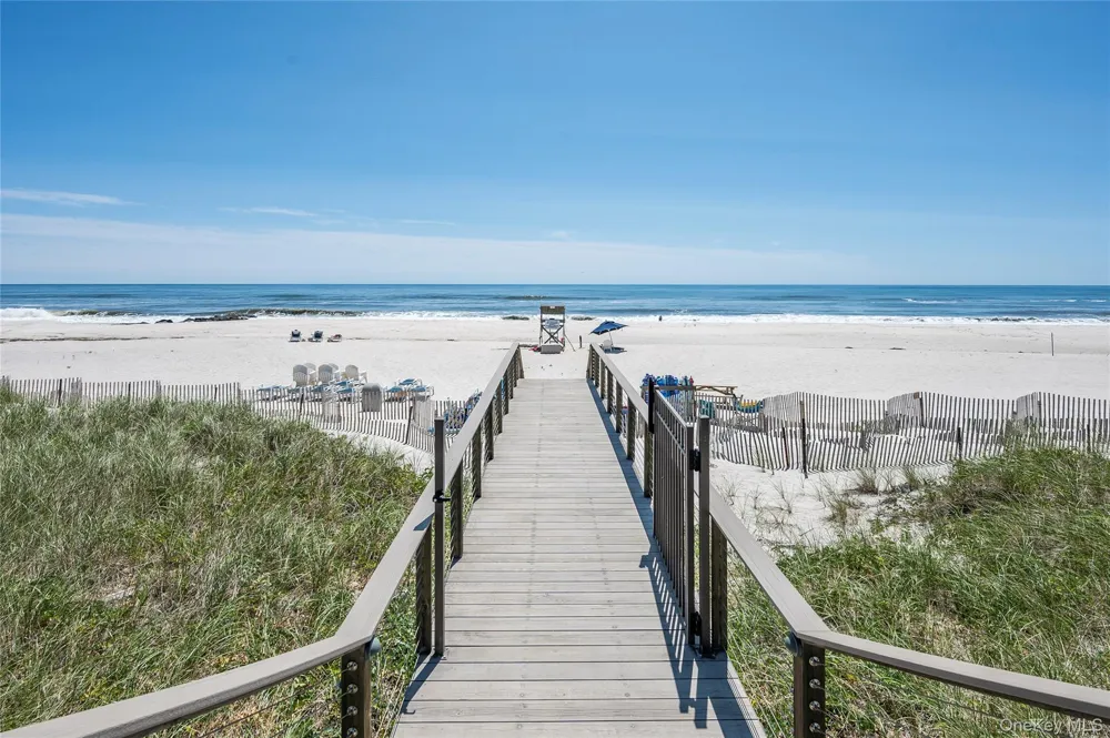 585 Dune #A18 Westhampton, NY 11977