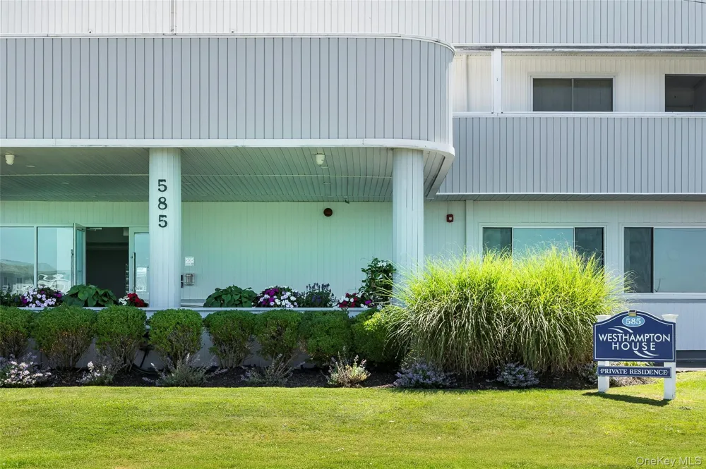 585 Dune #A18 Westhampton, NY 11977