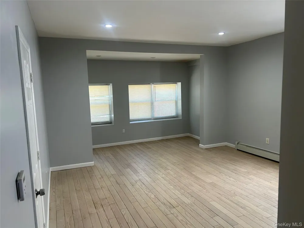 3708 Dyre Avenue Bronx, NY 10466