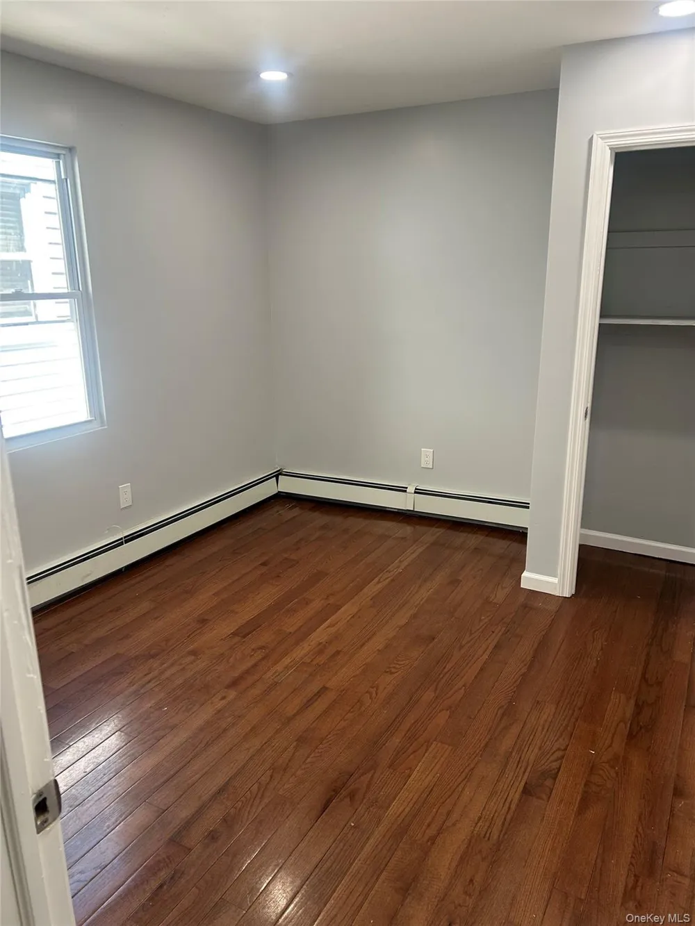 3708 Dyre Avenue Bronx, NY 10466