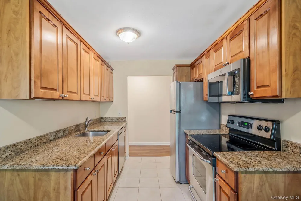 2449F Union Boulevard #9B Islip, NY 11751