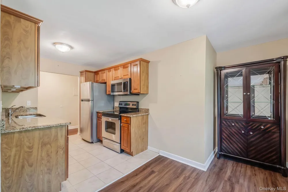 2449F Union Boulevard #9B Islip, NY 11751