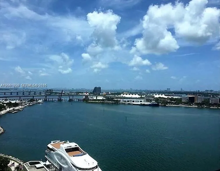 335 S Biscayne Blvd #1810 Miami, FL 33131