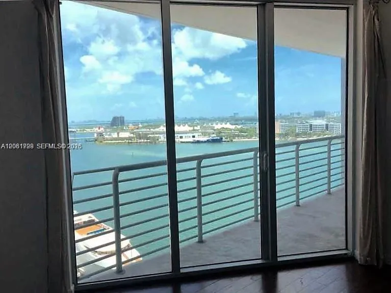 335 S Biscayne Blvd #1810 Miami, FL 33131