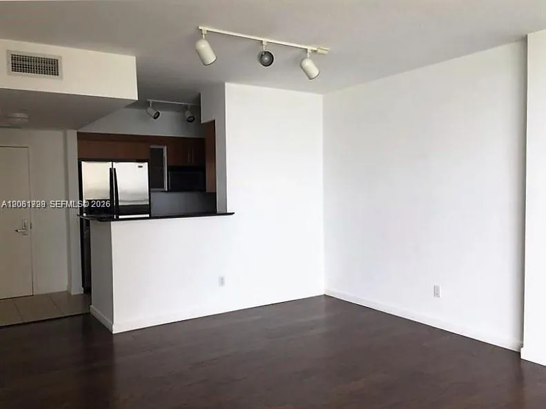 335 S Biscayne Blvd #1810 Miami, FL 33131