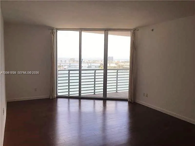 335 S Biscayne Blvd #1810 Miami, FL 33131