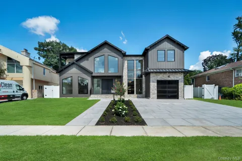 1931 Stratford Drive