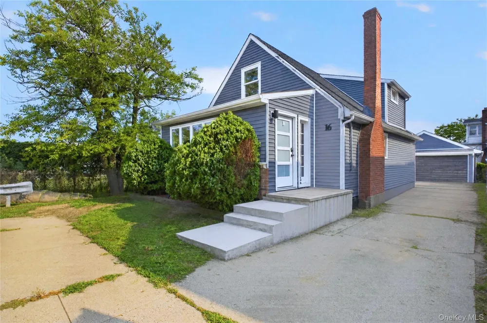 16 Dewey Street E East Rockaway, NY 11518