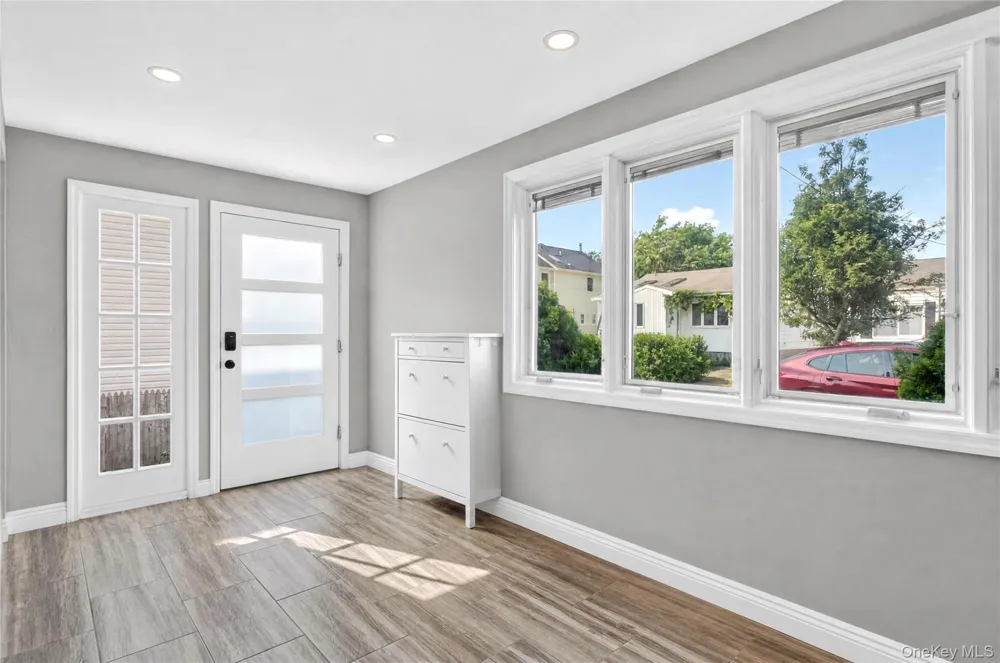 16 Dewey Street E East Rockaway, NY 11518