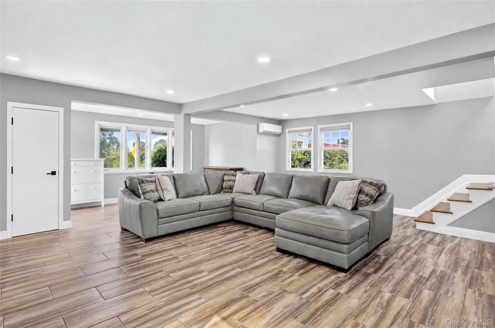 16 Dewey Street E East Rockaway, NY 11518