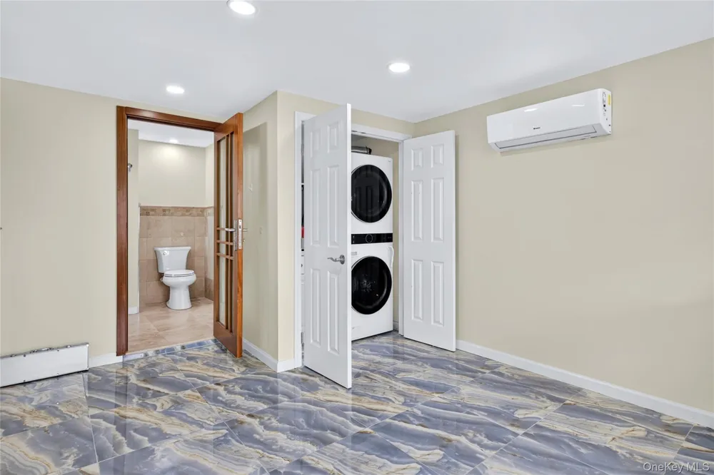 16 Dewey Street E East Rockaway, NY 11518