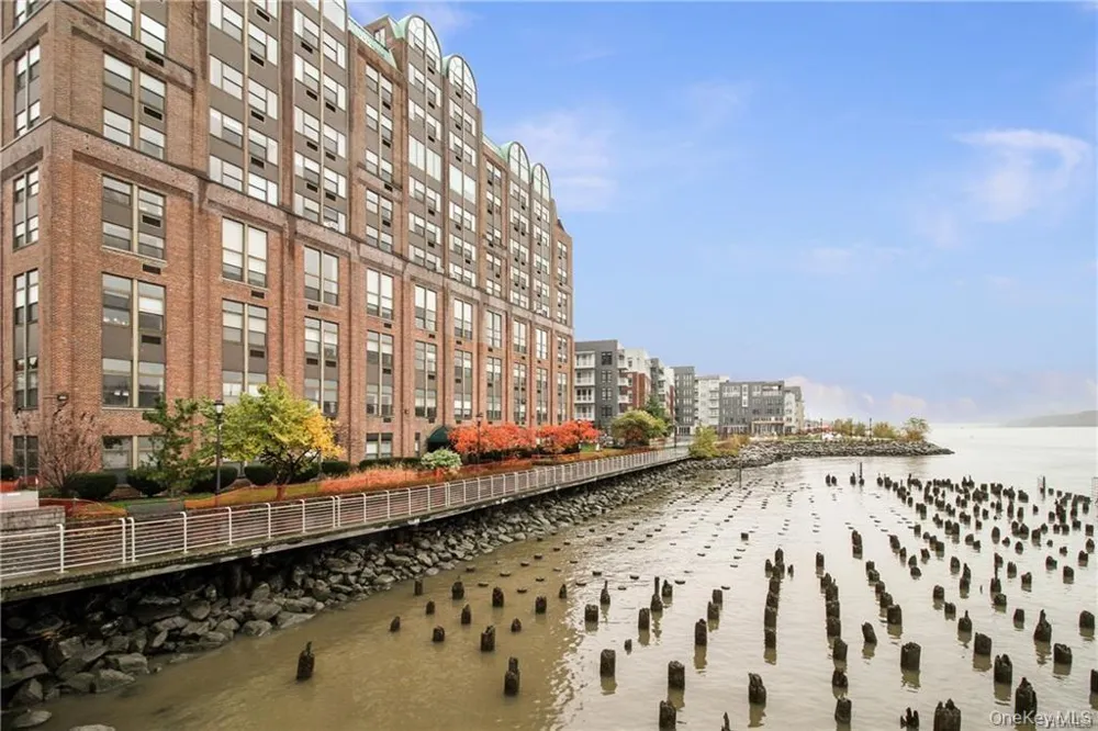 23 Water Grant Street #8I Yonkers, NY 10701