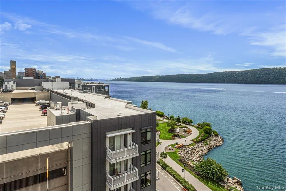 23 Water Grant Street #8I Yonkers, NY 10701