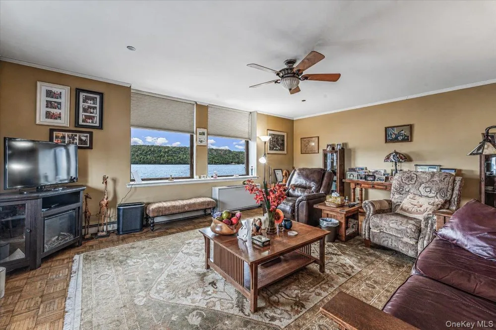 23 Water Grant Street #8I Yonkers, NY 10701