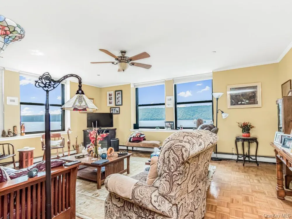 23 Water Grant Street #8I Yonkers, NY 10701