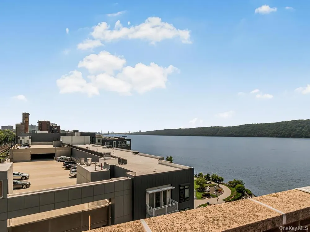 23 Water Grant Street #8I Yonkers, NY 10701