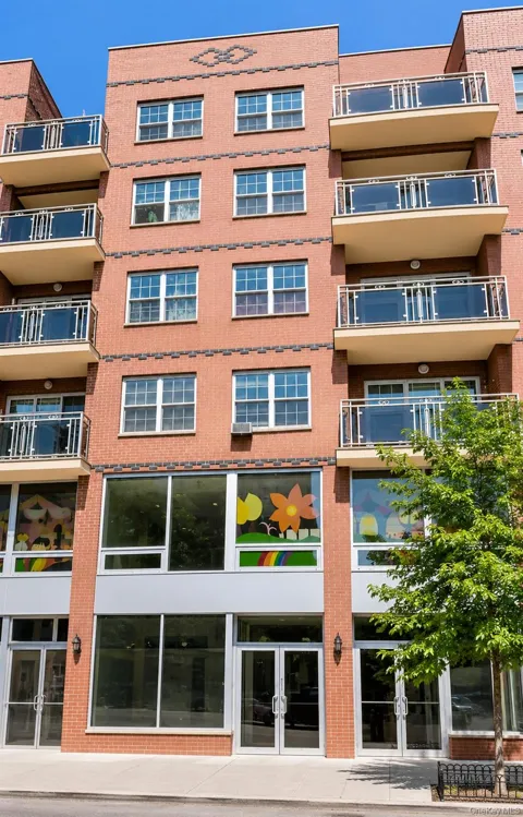35-19 Leavitt Street #4J