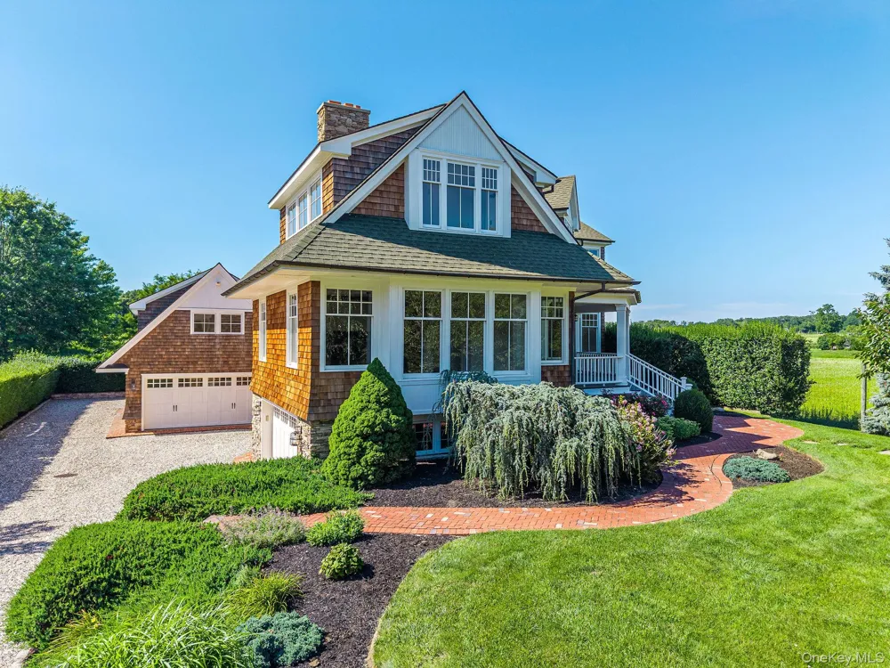 118 Peconic Bay Boulevard Aquebogue, NY 11931