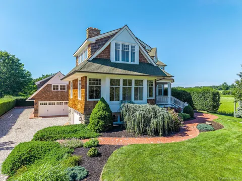 118 Peconic Bay Boulevard