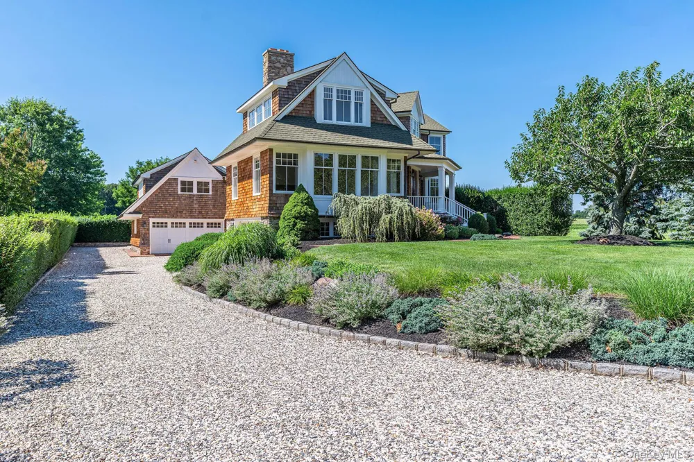 118 Peconic Bay Boulevard Aquebogue, NY 11931