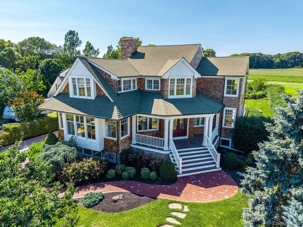 118 Peconic Bay Boulevard Aquebogue, NY 11931