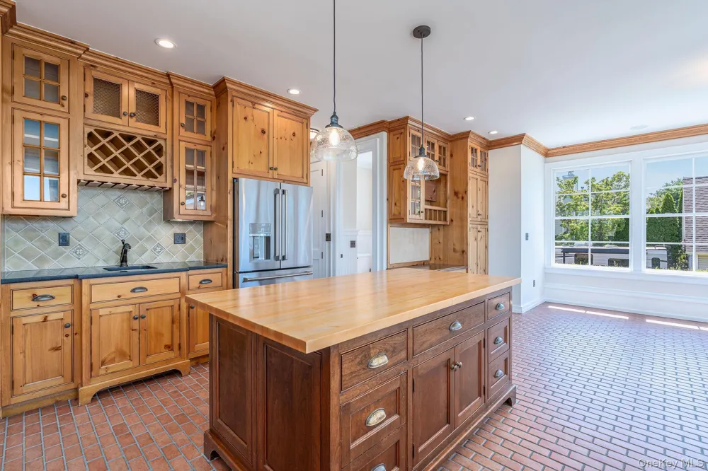 118 Peconic Bay Boulevard Aquebogue, NY 11931