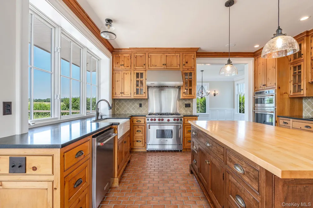 118 Peconic Bay Boulevard Aquebogue, NY 11931