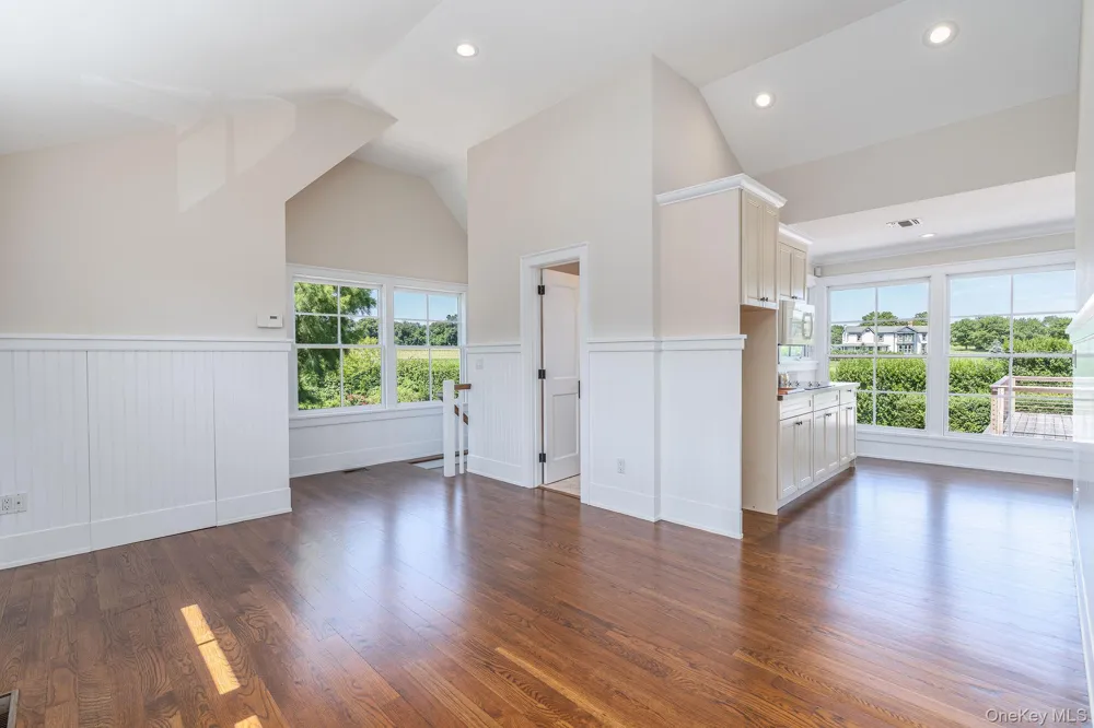 118 Peconic Bay Boulevard Aquebogue, NY 11931