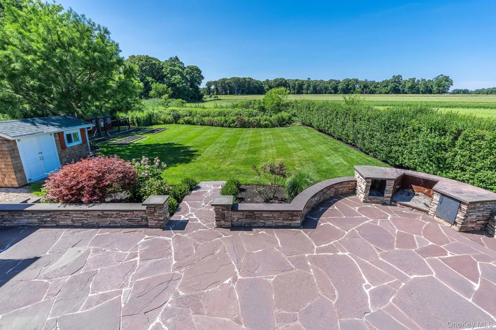 118 Peconic Bay Boulevard Aquebogue, NY 11931