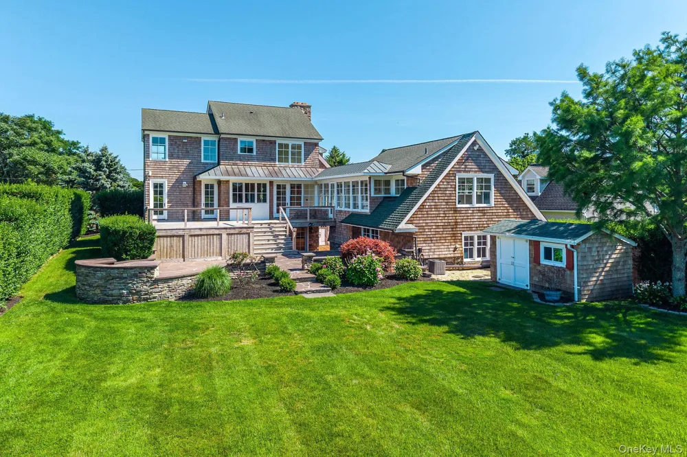 118 Peconic Bay Boulevard Aquebogue, NY 11931