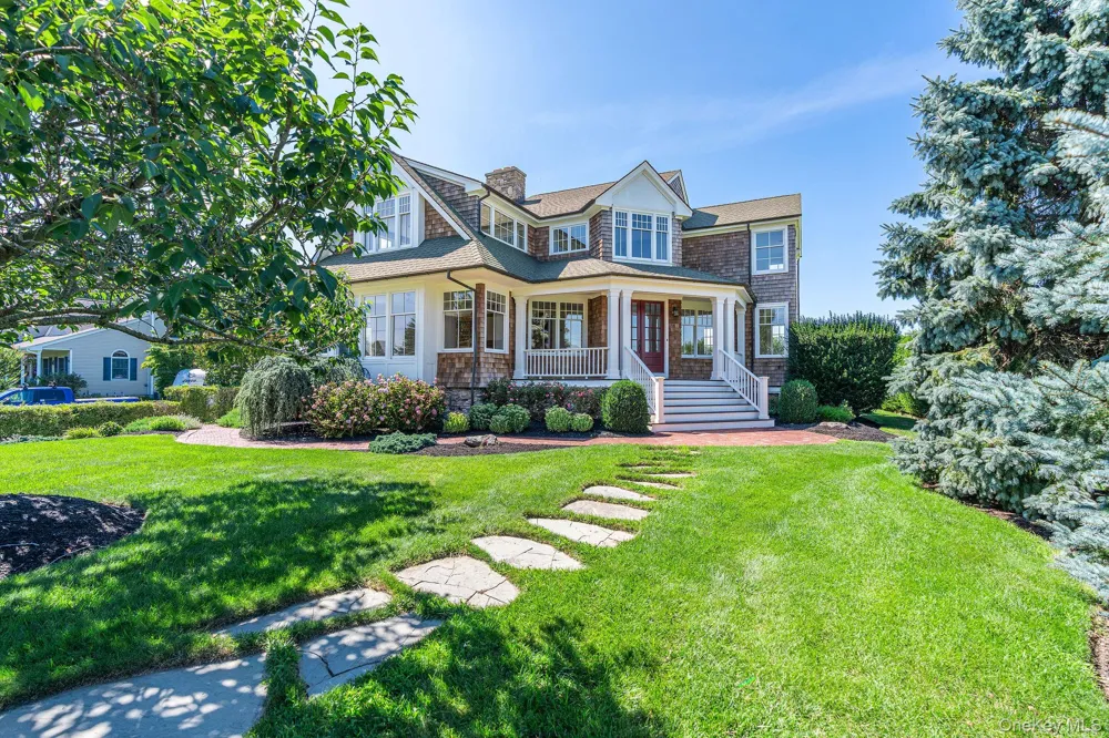 118 Peconic Bay Boulevard Aquebogue, NY 11931