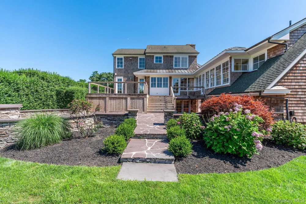 118 Peconic Bay Boulevard Aquebogue, NY 11931