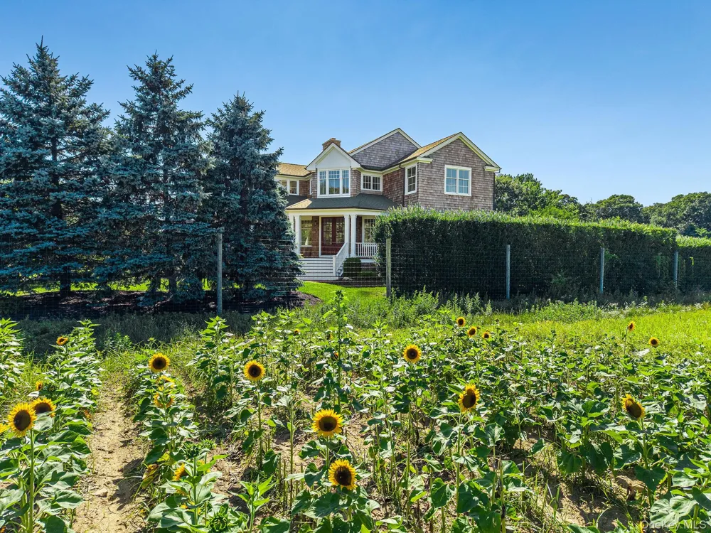 118 Peconic Bay Boulevard Aquebogue, NY 11931