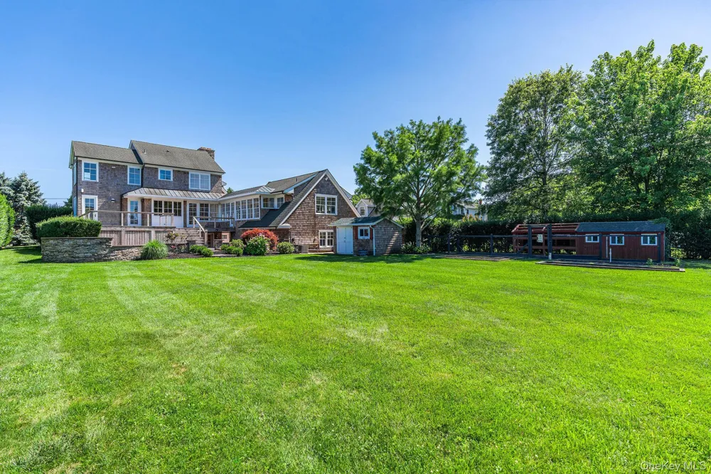 118 Peconic Bay Boulevard Aquebogue, NY 11931