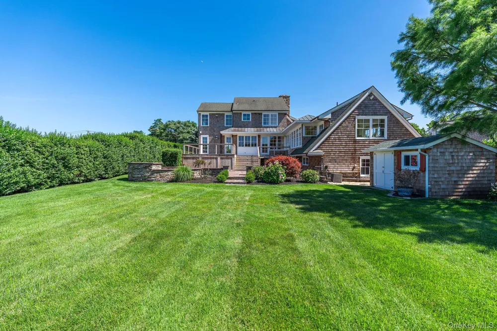 118 Peconic Bay Boulevard Aquebogue, NY 11931