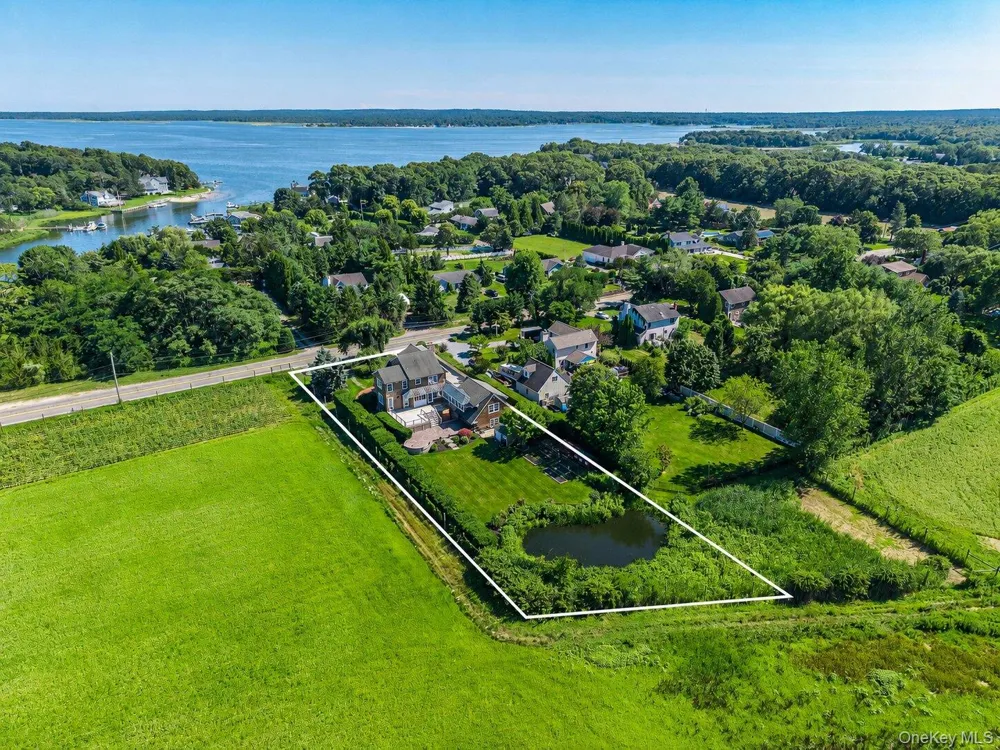 118 Peconic Bay Boulevard Aquebogue, NY 11931
