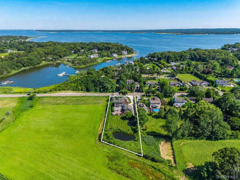 118 Peconic Bay Boulevard Aquebogue, NY 11931