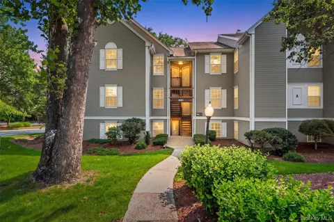 1002 Washington Green #AG2