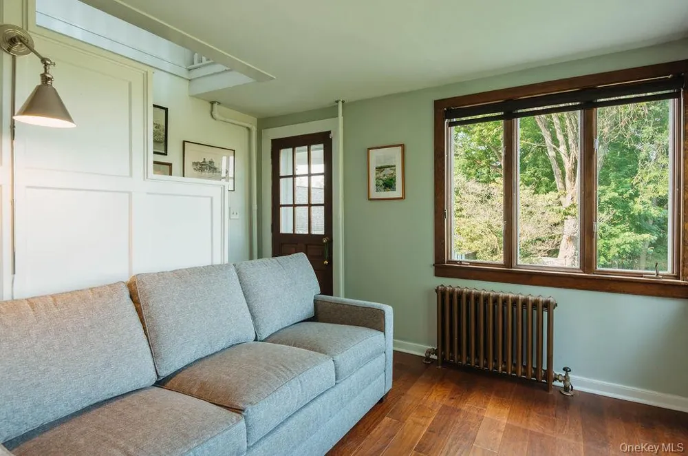 59 Hill Street Saugerties, NY 12477