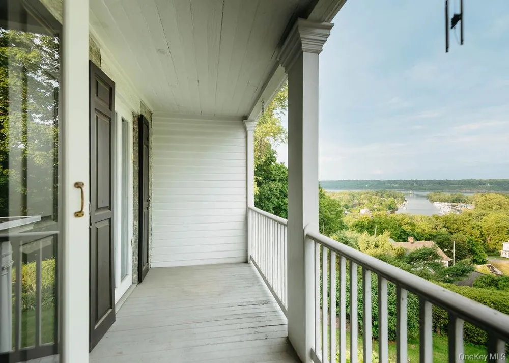 59 Hill Street Saugerties, NY 12477