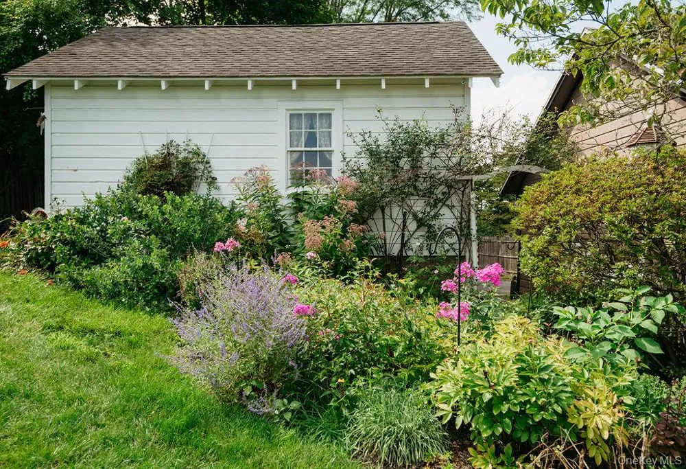59 Hill Street Saugerties, NY 12477