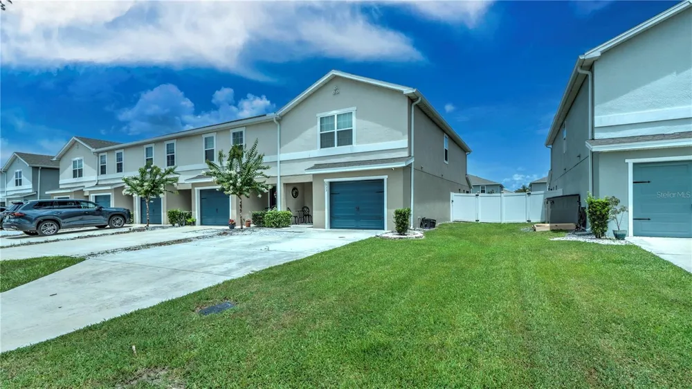 2933 FIELDWOOD CIRCLE St Cloud, FL 34772