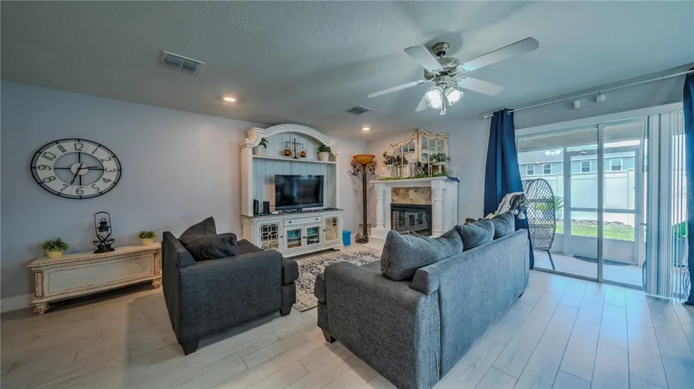 2933 FIELDWOOD CIRCLE St Cloud, FL 34772