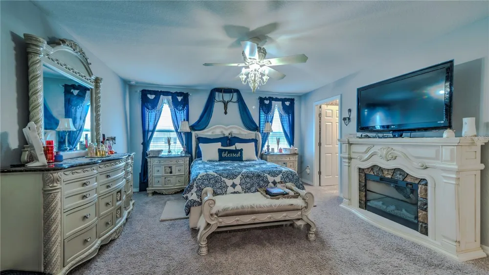 2933 FIELDWOOD CIRCLE St Cloud, FL 34772