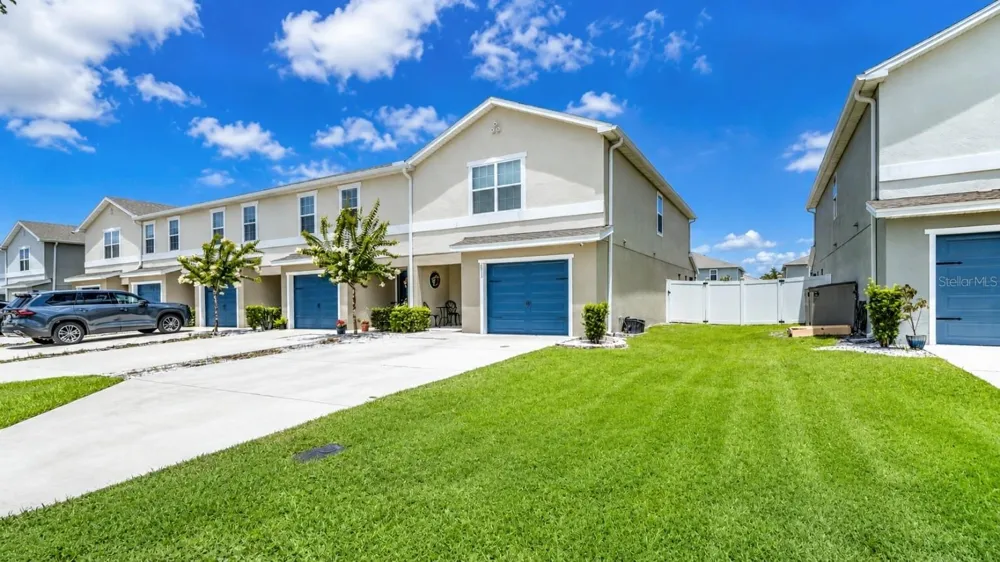 2933 FIELDWOOD CIRCLE St Cloud, FL 34772