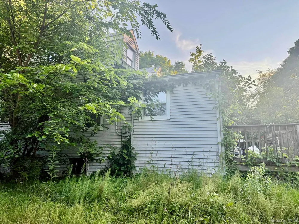 933 South Street Highland, NY 12528